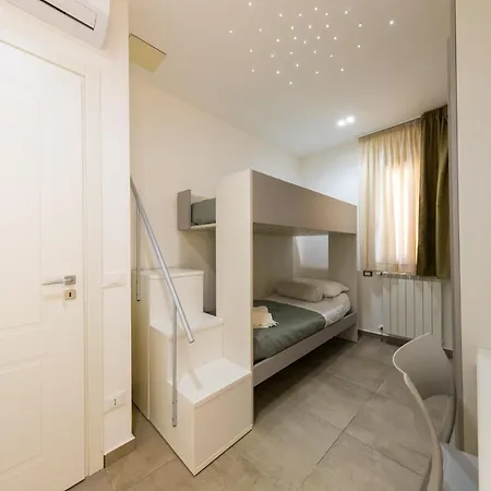 Rentopolis Sunset Luxury Apartament *